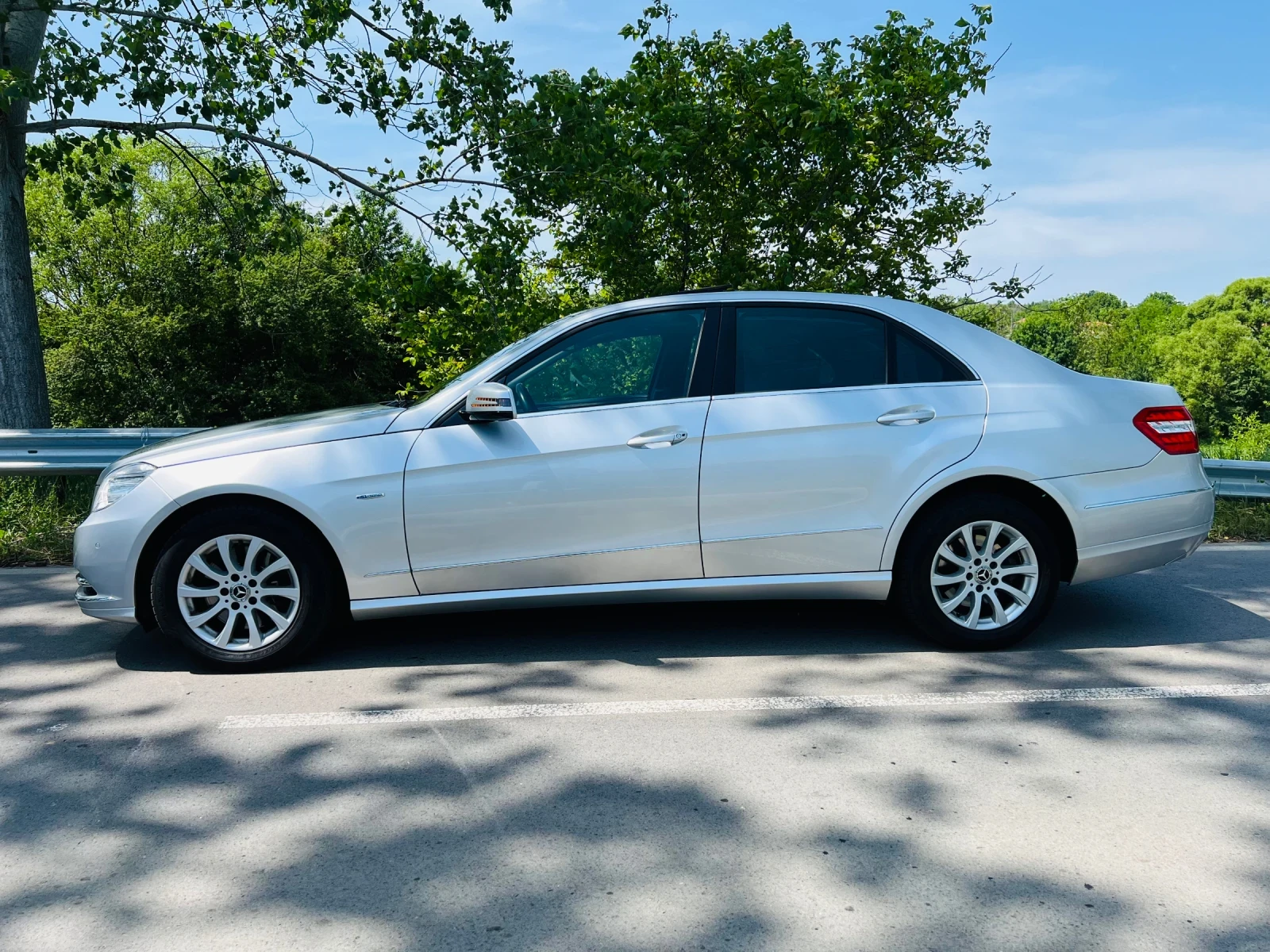 Mercedes-Benz E 350 265к.с Elegance - изображение 5