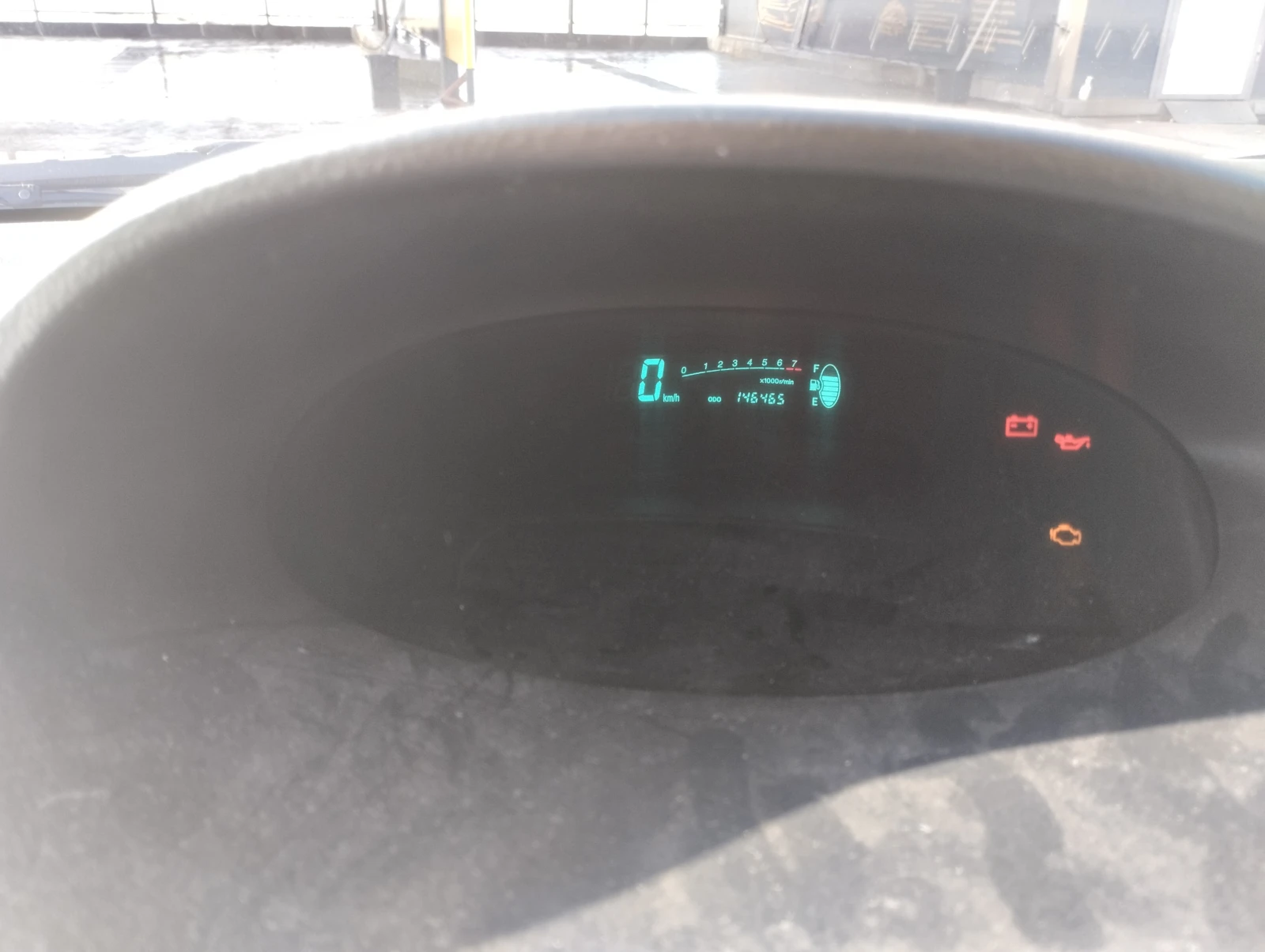 Toyota Yaris verso  - изображение 8