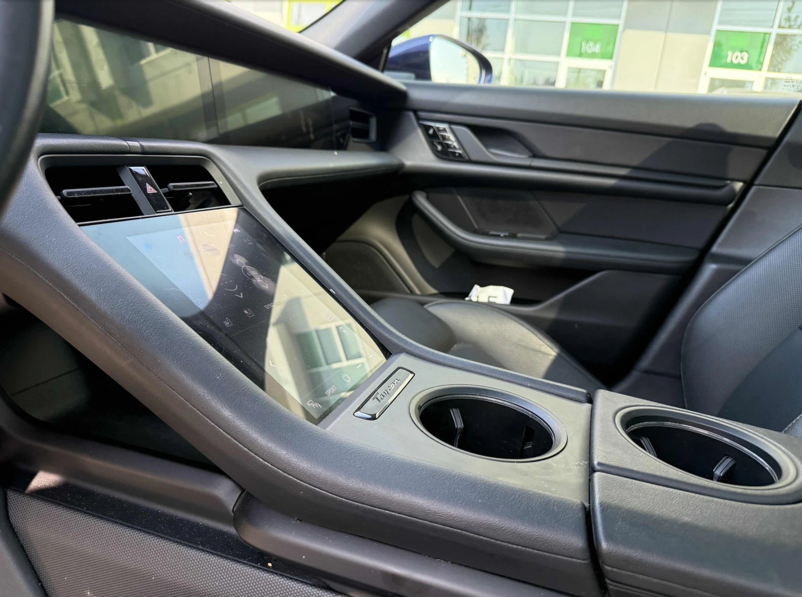 Porsche Taycan 4S - изображение 9