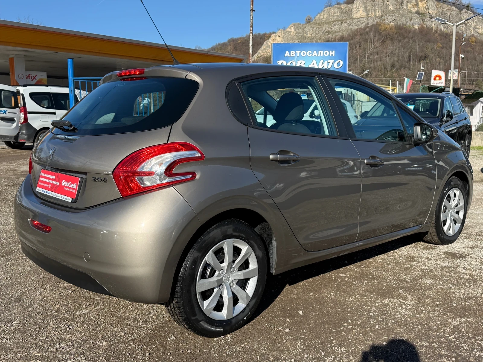 Peugeot 208 1.4HDI-КЛИМАТИК-ЕЛ ПАКЕТ-МУЛТИМЕДИА - изображение 6