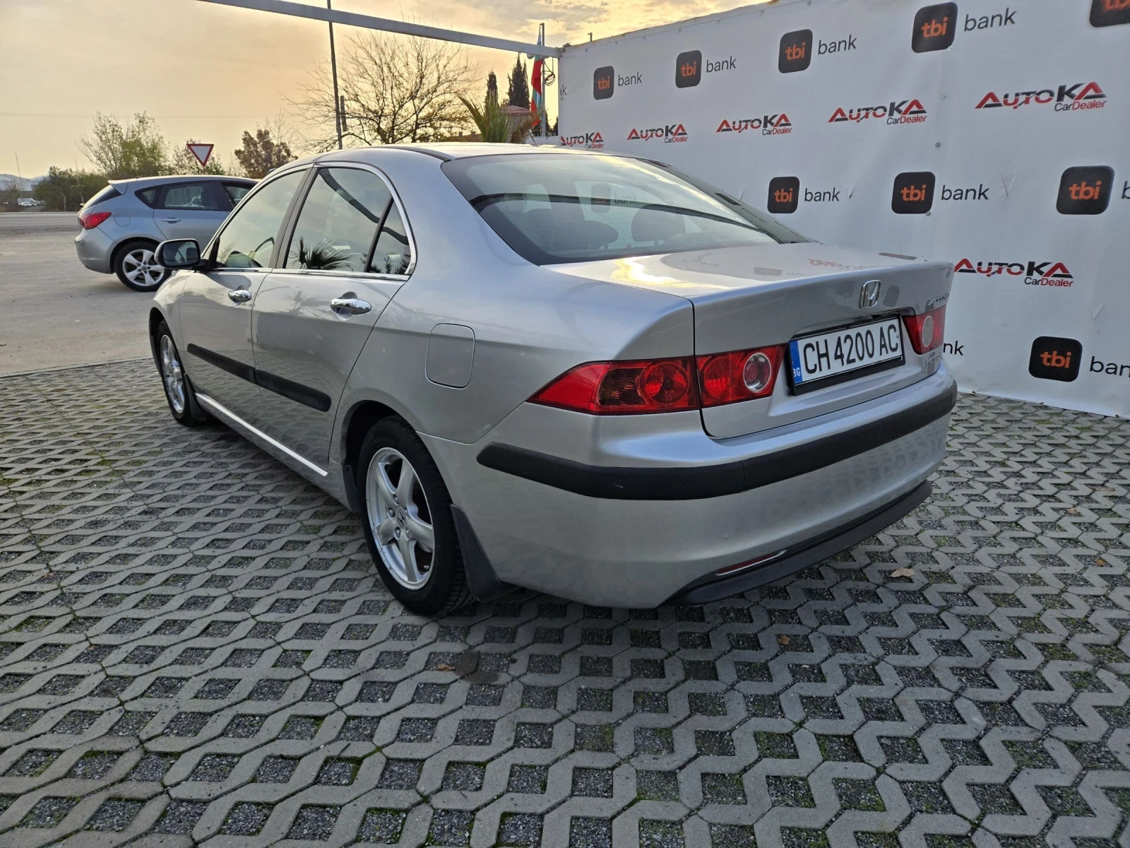 Honda Accord 2.2i-CDTI-140кс= НАВИ= КАМЕРА= ПОДГРЕВ= КСЕНОН - изображение 5