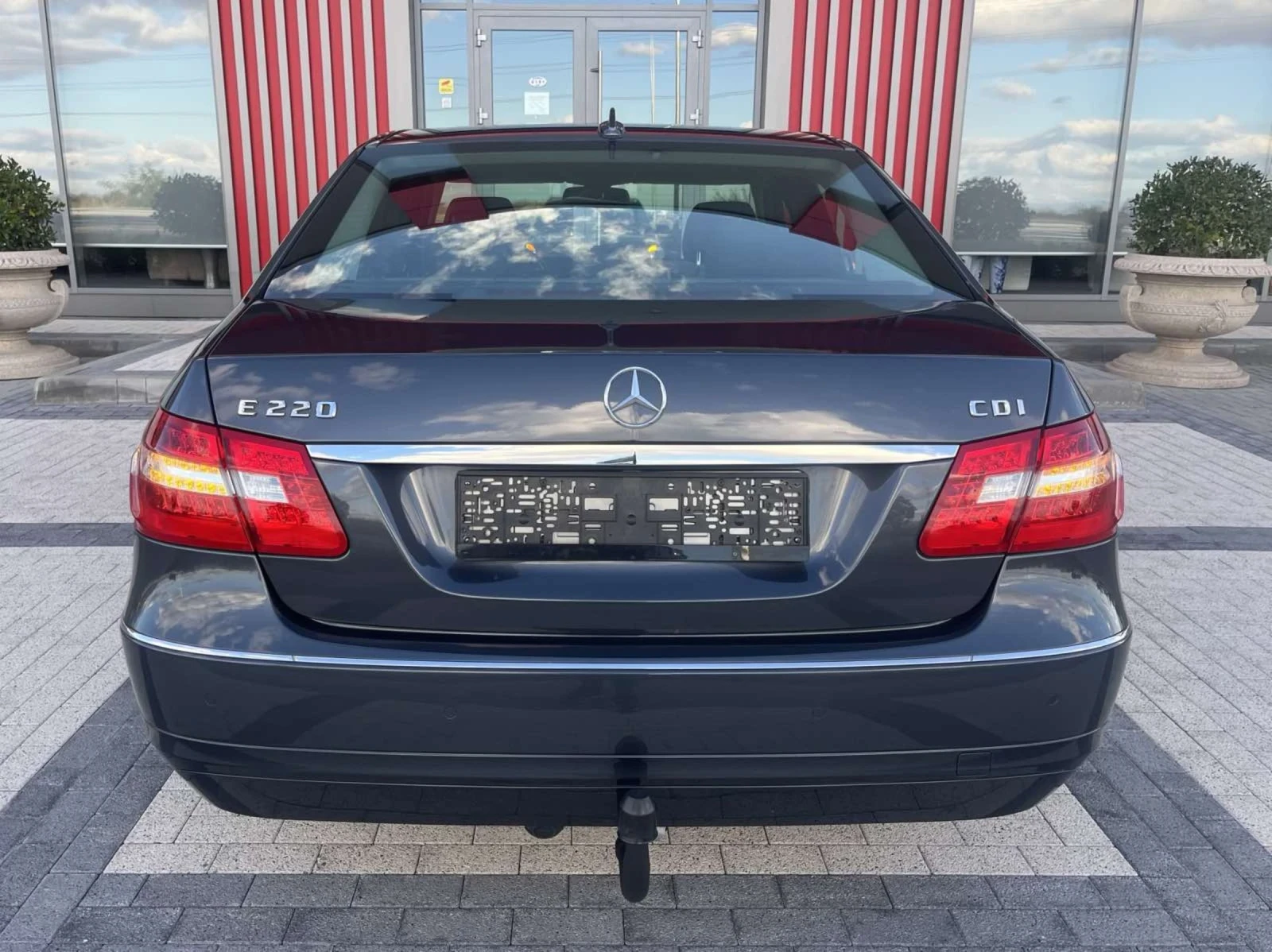 Mercedes-Benz E 220  - изображение 6