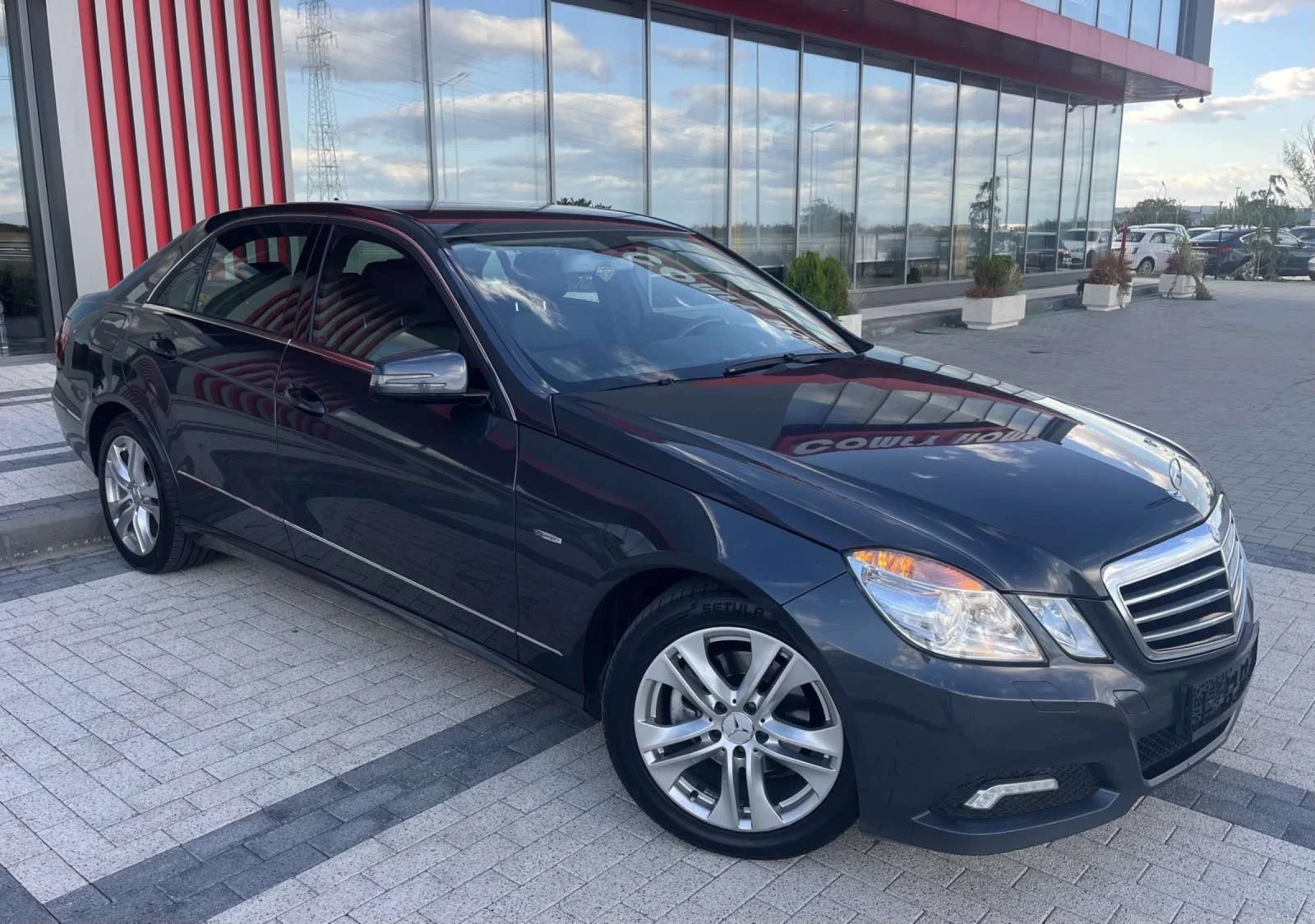 Mercedes-Benz E 220  - изображение 2