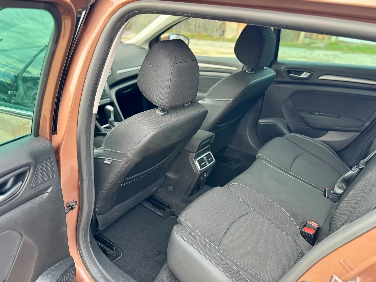 Renault Megane 1.6 PLUG IN HYBRID E-Tech  - изображение 10