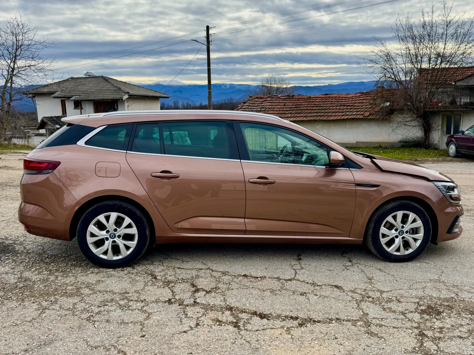 Renault Megane 1.6 PLUG IN HYBRID E-Tech  - изображение 8