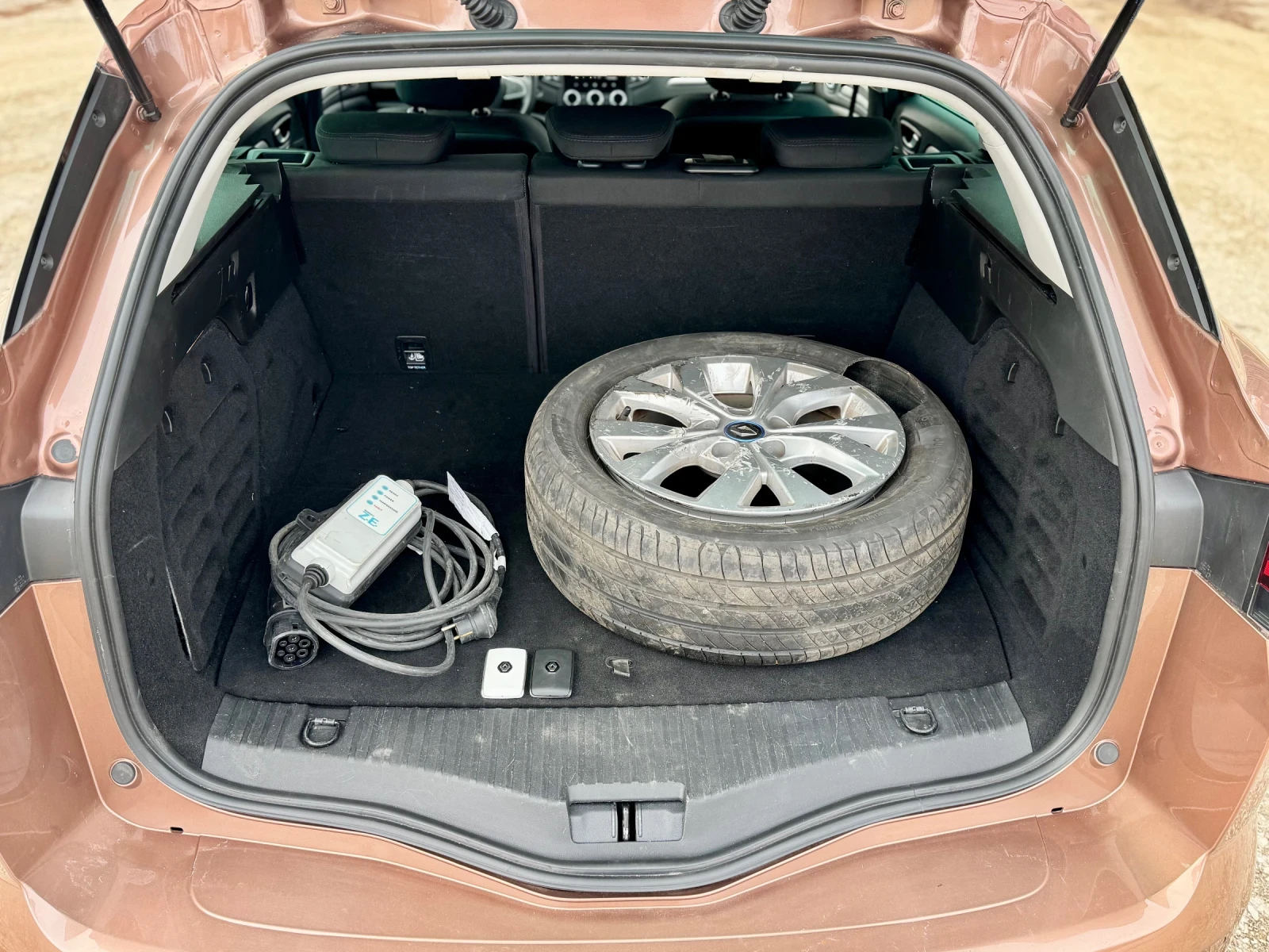 Renault Megane 1.6 PLUG IN HYBRID E-Tech  | Mobile.bg � ����������� 15