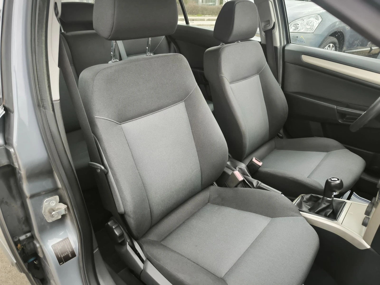 Opel Astra 1.6i - изображение 8