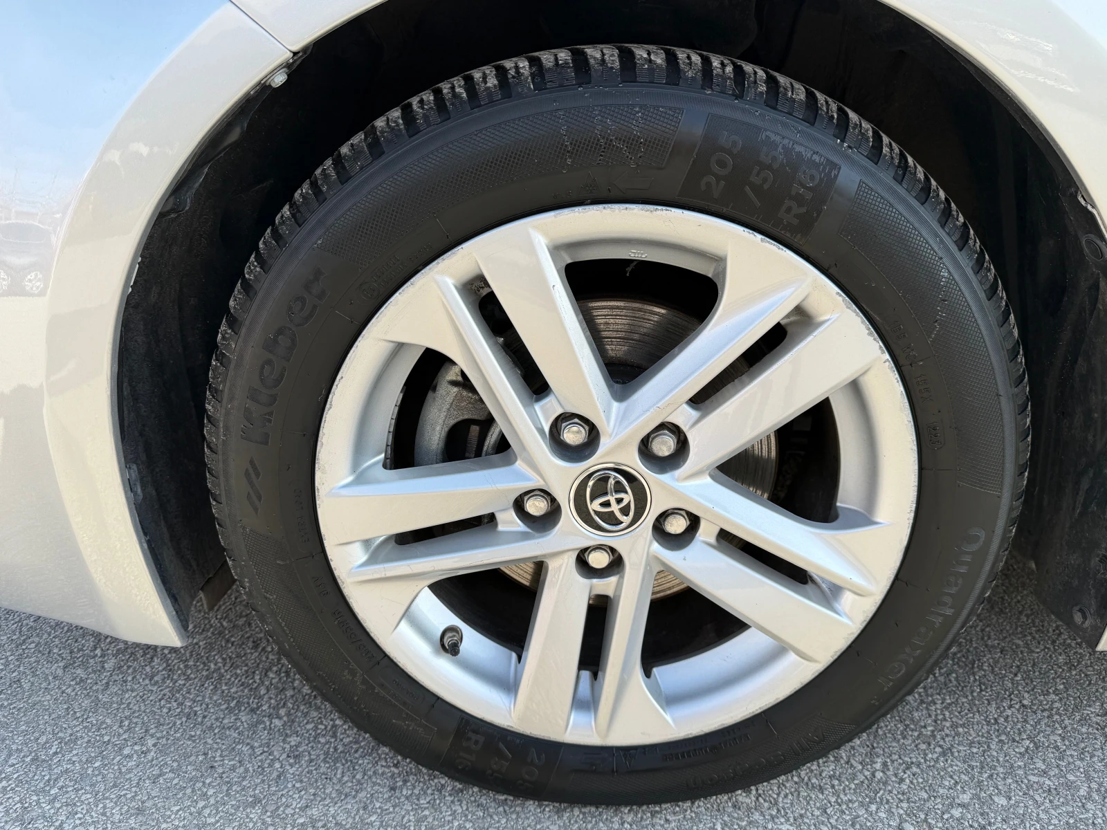 Toyota Corolla 1.8h  Active-cvt ! 100% РЕАЛНИ КИЛОМЕТРИ ! - изображение 7