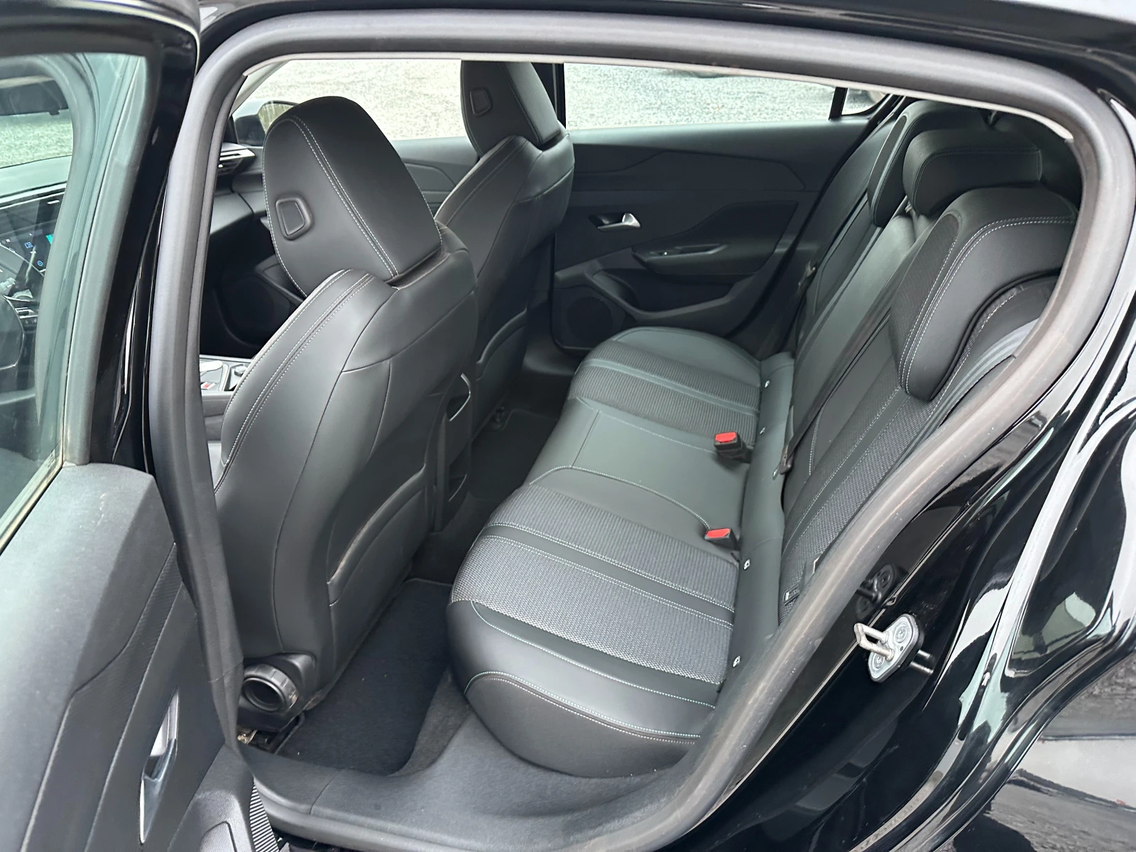 Peugeot 308 1.2 Active Pack, снимка 8 - Автомобили и джипове - 53973405