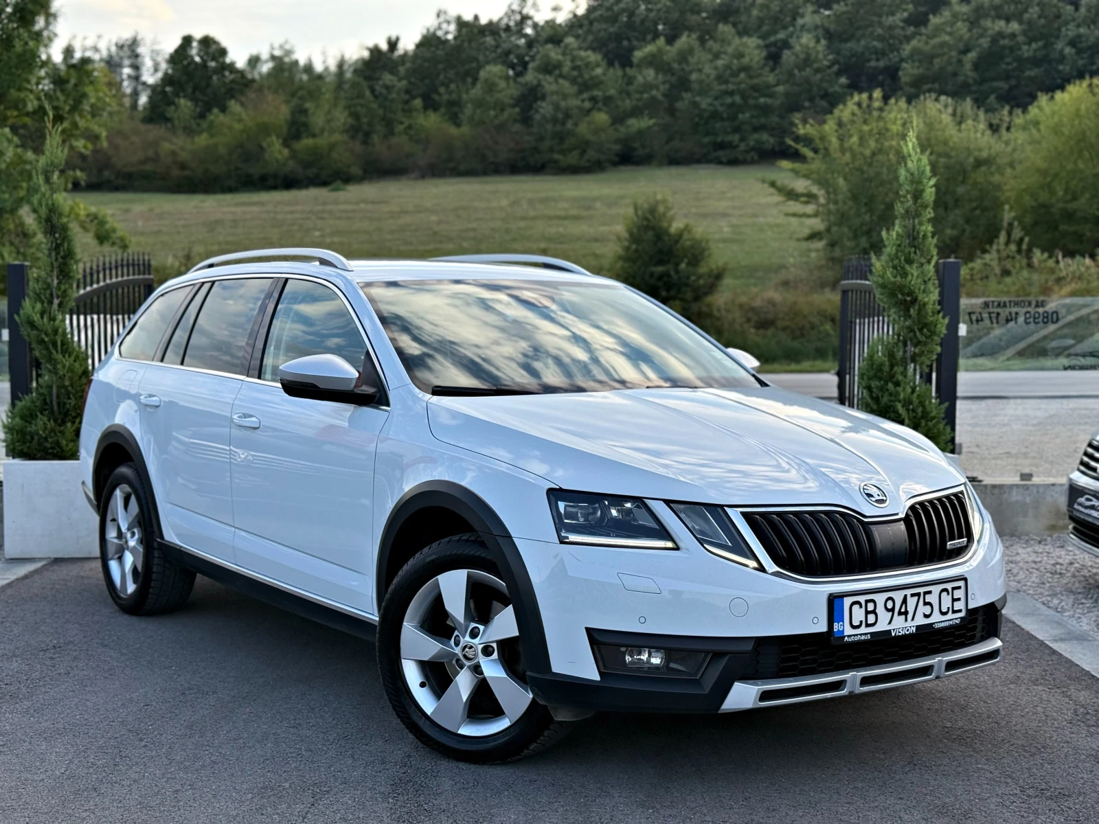 Skoda Octavia 150кс SCOUT 4X4 DSG MATRIX КАМЕРА ПОДГРЕВ, снимка 3 - Автомобили и джипове - 53982687