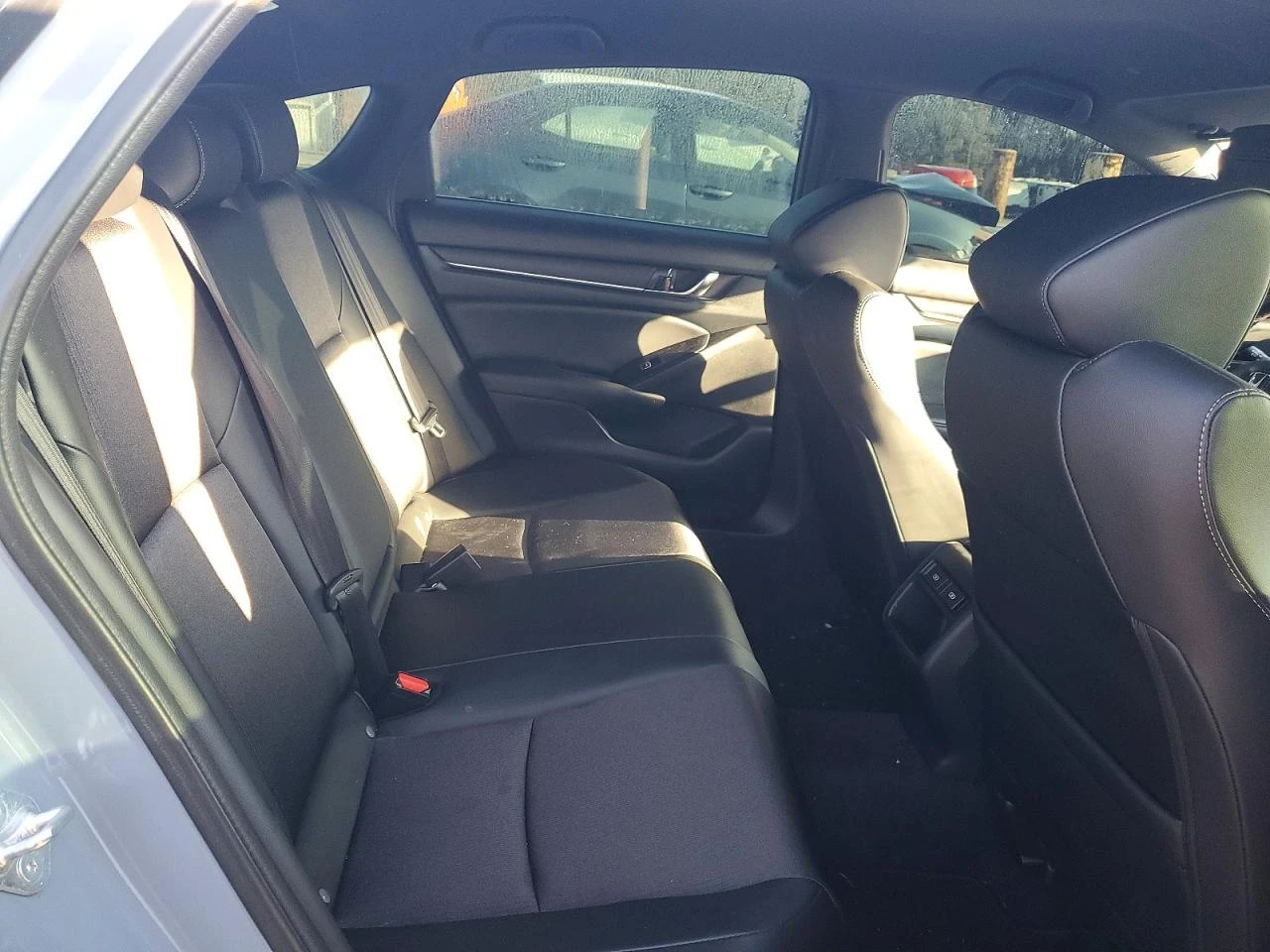 Honda Accord 1.5l Sport, снимка 10 - Автомобили и джипове - 54114135