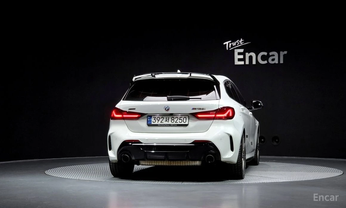 BMW M135 XDRIVE* RECARO* КАМЕРИ* 360* KEYLESS* , снимка 4 - Автомобили и джипове - 54161701