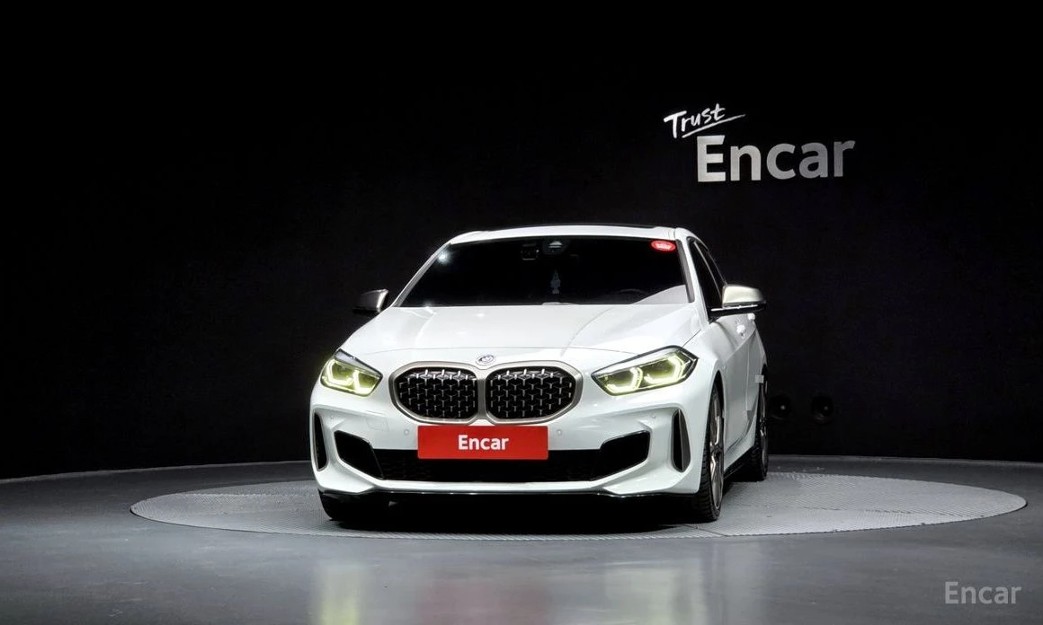 BMW M135 XDRIVE* RECARO* КАМЕРИ* 360* KEYLESS* , снимка 2 - Автомобили и джипове - 54161701