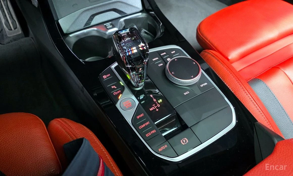 BMW M135 XDRIVE* RECARO* КАМЕРИ* 360* KEYLESS* , снимка 10 - Автомобили и джипове - 54161701