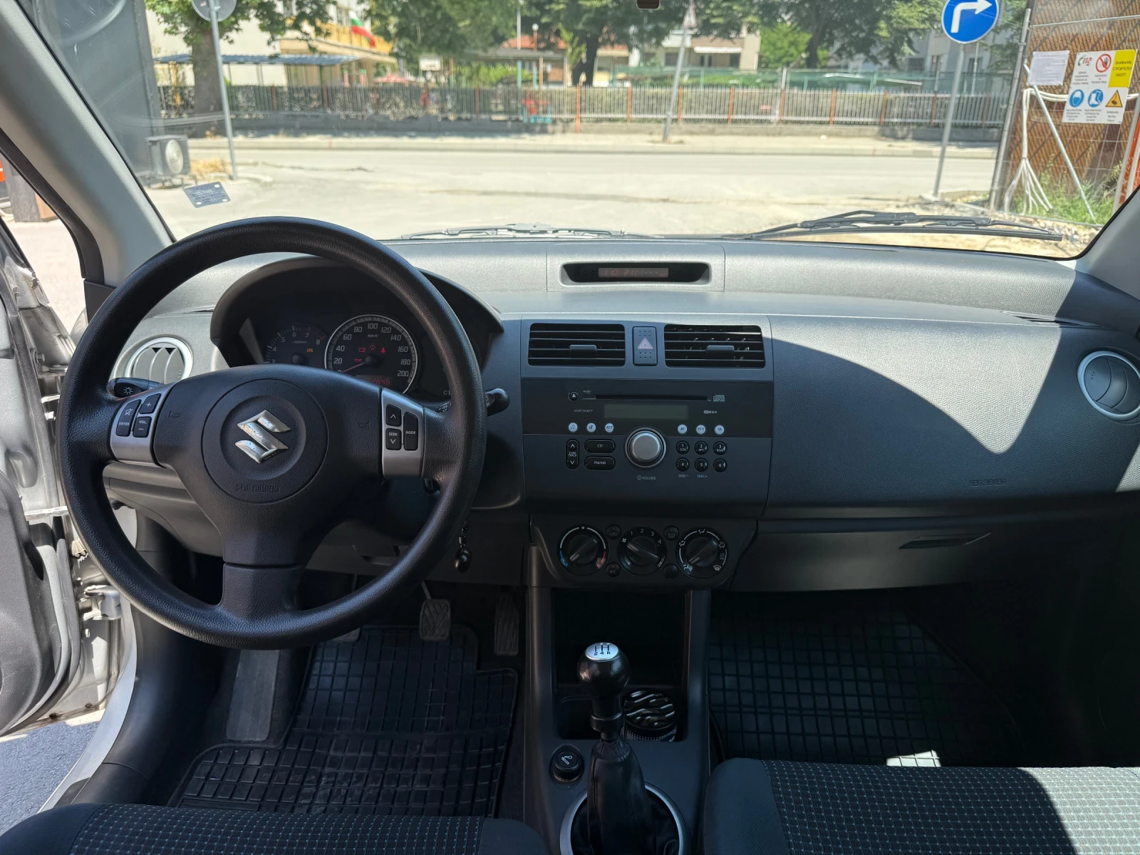 Suzuki Swift 1.3 , снимка 6 - Автомобили и джипове - 54834028
