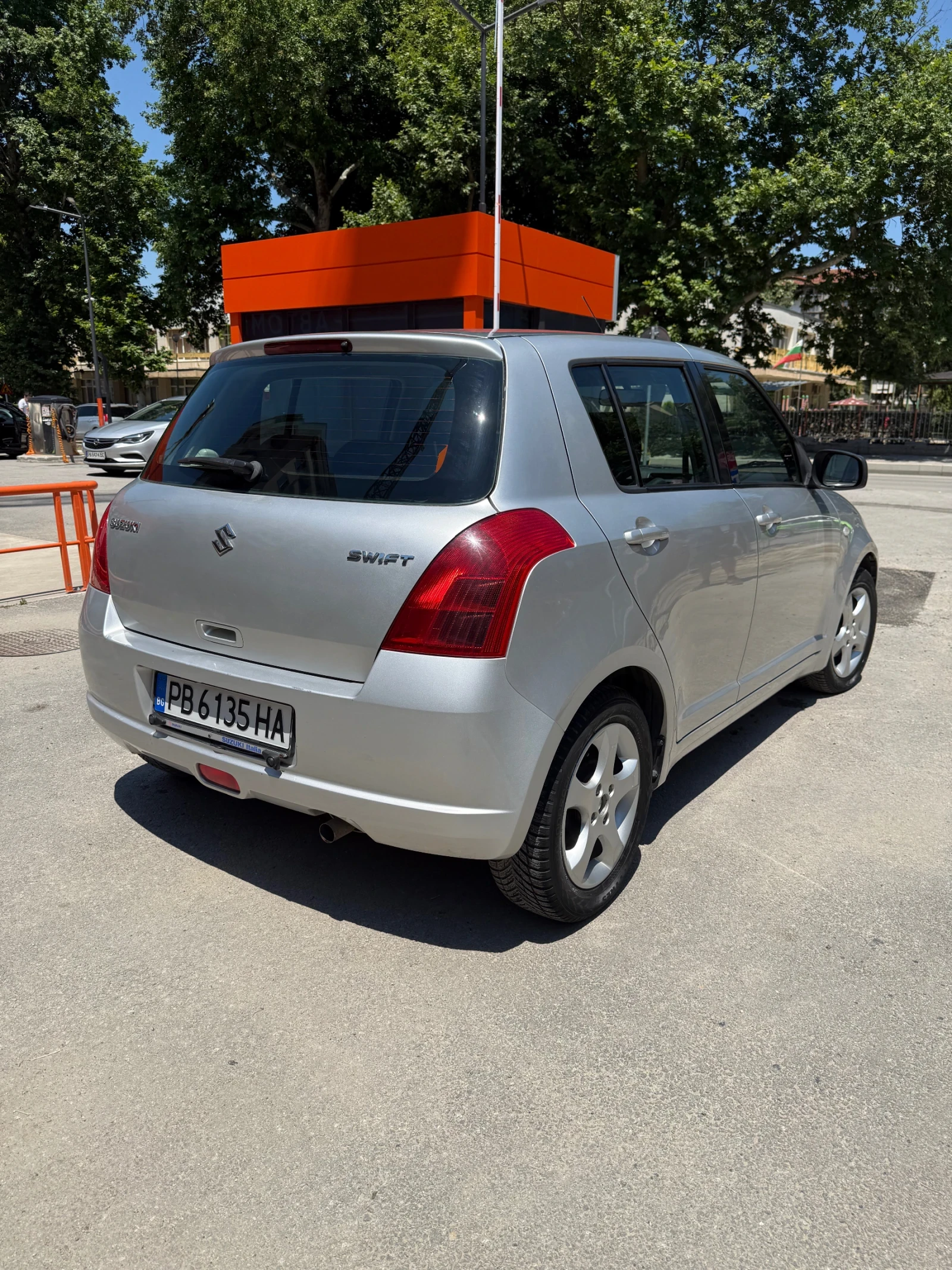 Suzuki Swift 1.3 , снимка 3 - Автомобили и джипове - 54834028