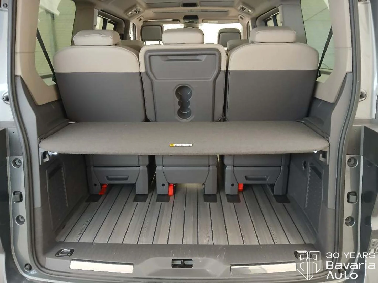 VW Multivan Style long DSG Easy Open Basic, снимка 10 - Автомобили и джипове - 55215052