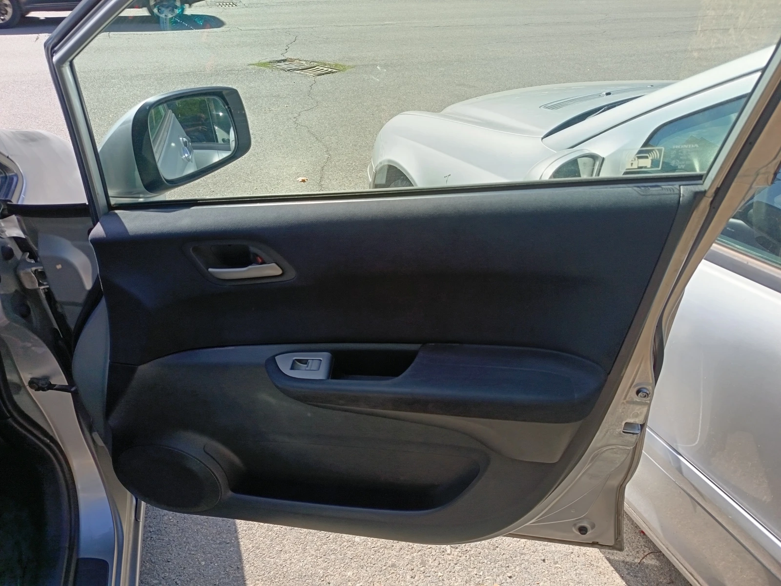 Honda Fr-v, снимка 17 - Автомобили и джипове - 56160738