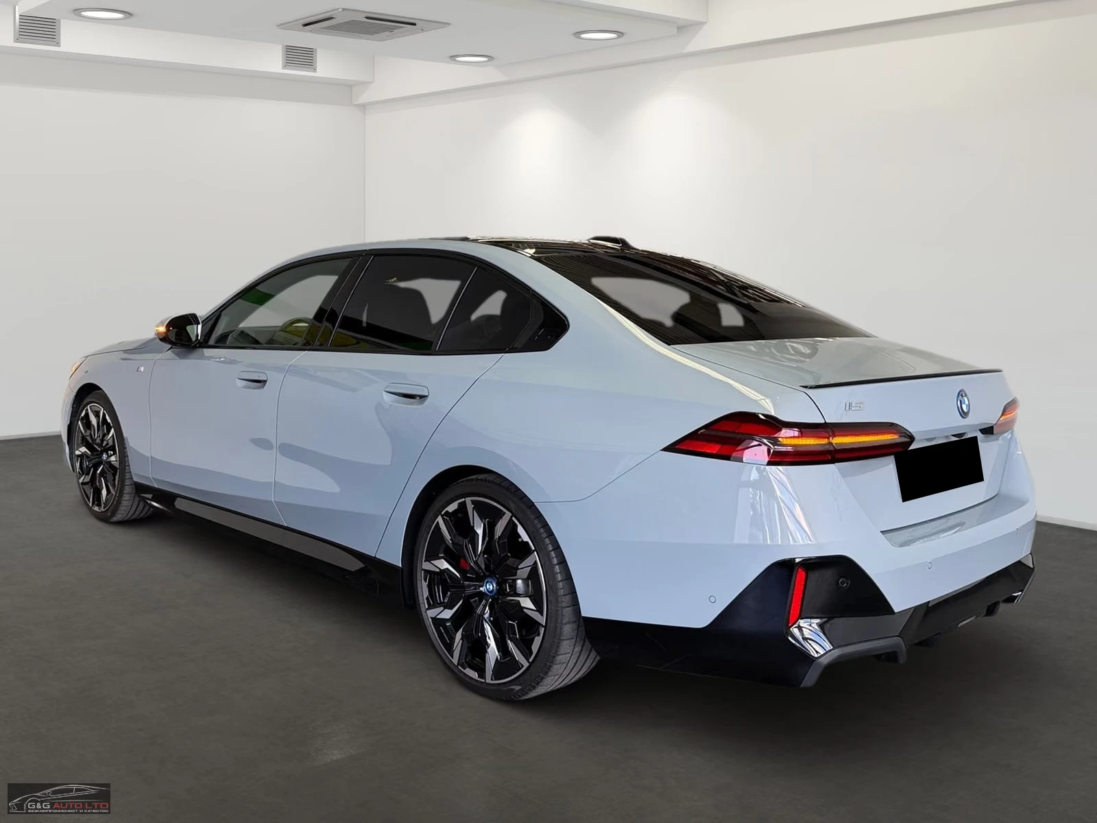 BMW i5 40eDRIVE/340HP/MSPORT/360/B&W/21/PANO/ACC/901z, снимка 3 - Автомобили и джипове - 56200281