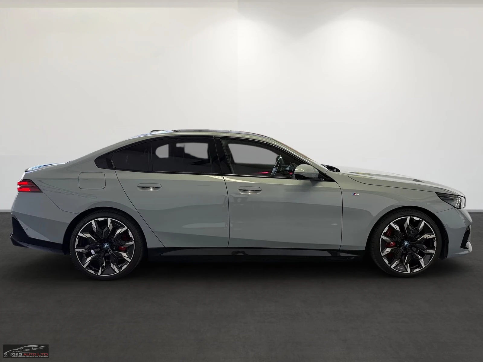 BMW i5 40eDRIVE/340HP/MSPORT/360/B&W/21/PANO/ACC/901z, снимка 5 - Автомобили и джипове - 56200281