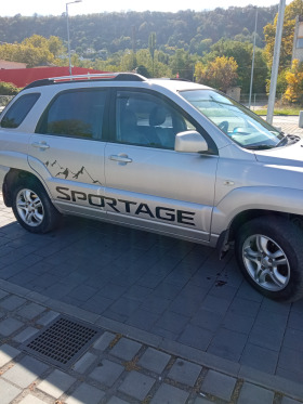 Kia Sportage, снимка 2 - Автомобили и джипове - 45017921
