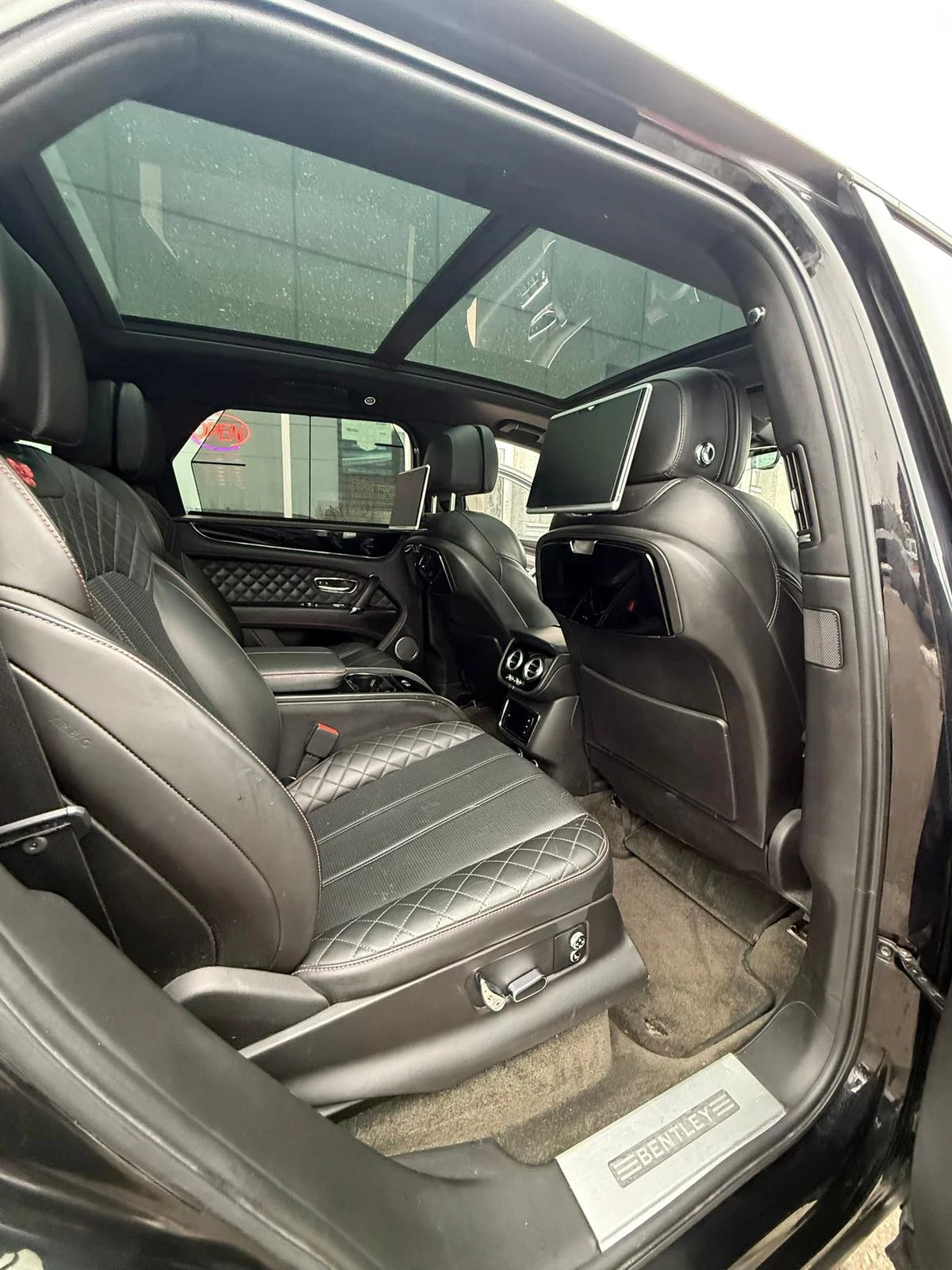 Bentley Bentayga MULLINER* W12, снимка 14 - Автомобили и джипове - 53711995