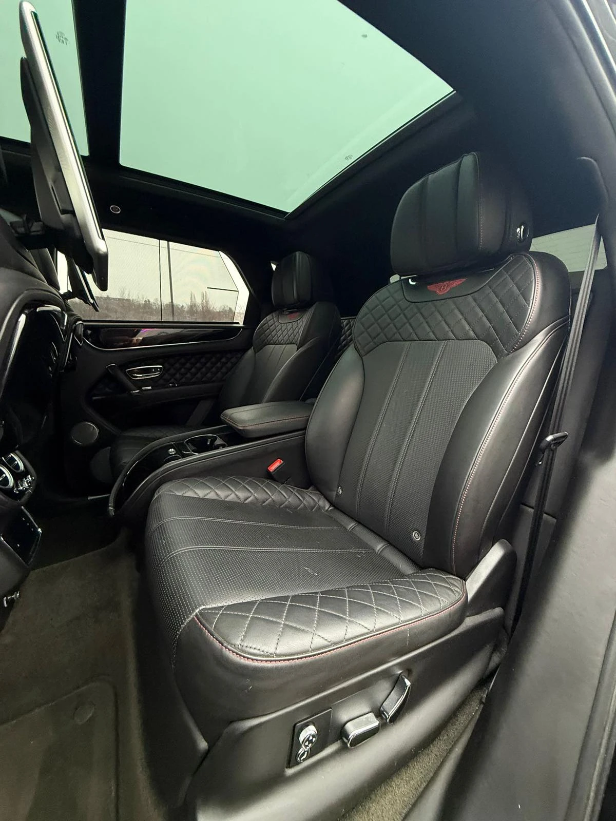 Bentley Bentayga MULLINER* W12, снимка 16 - Автомобили и джипове - 53711995