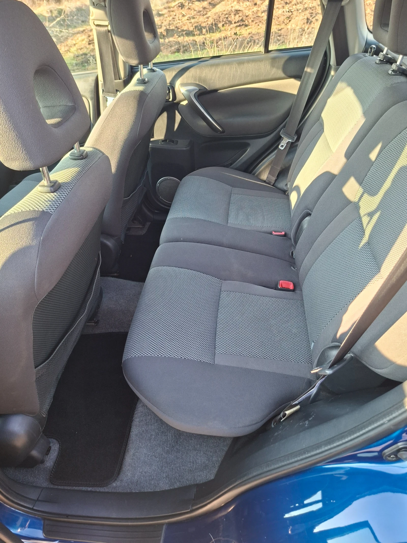 Toyota Rav4 2.0 D4D 116кс. - изображение 9