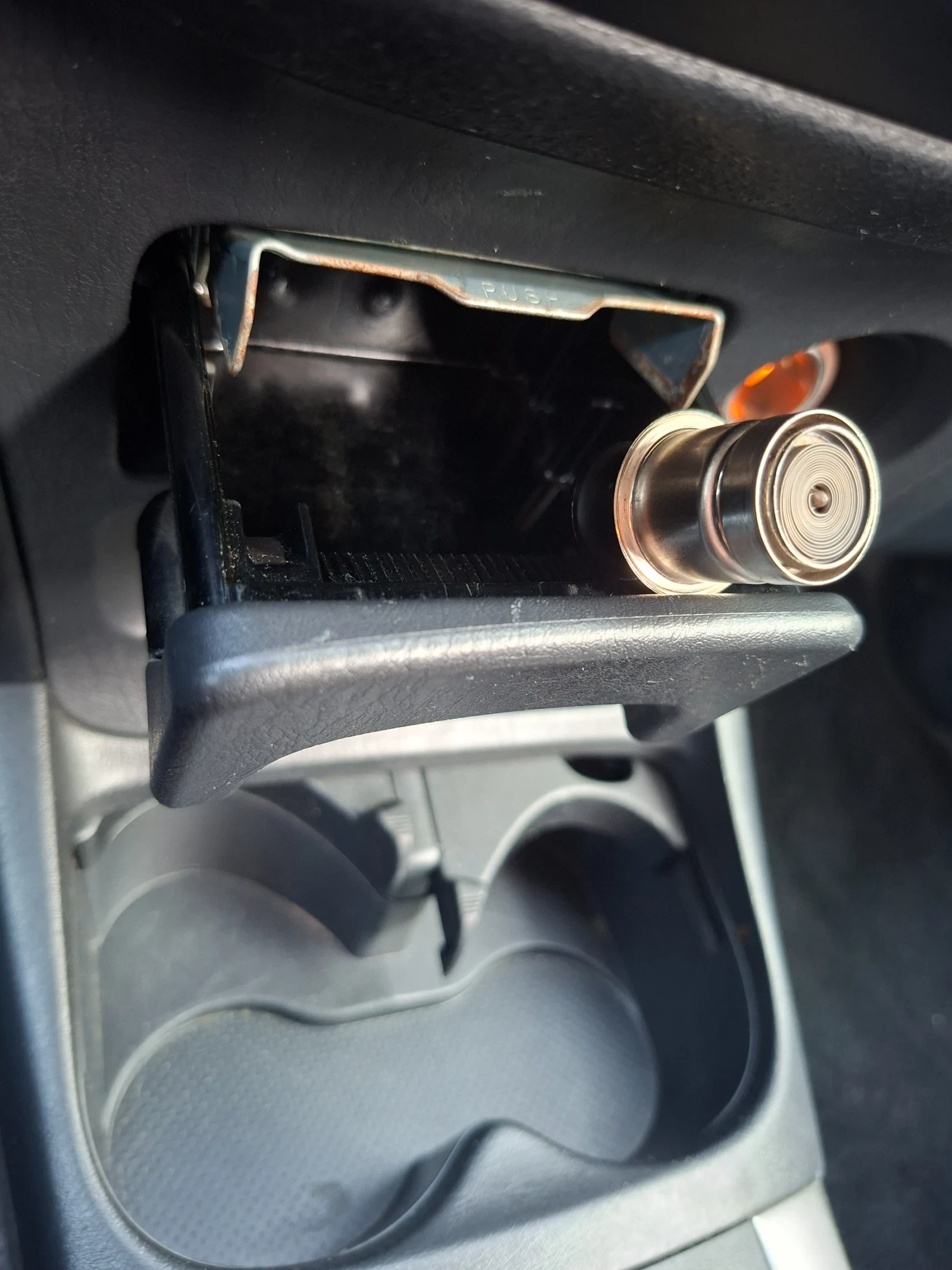 Toyota Rav4 2.0 D4D 116кс., снимка 11 - Автомобили и джипове - 53737748