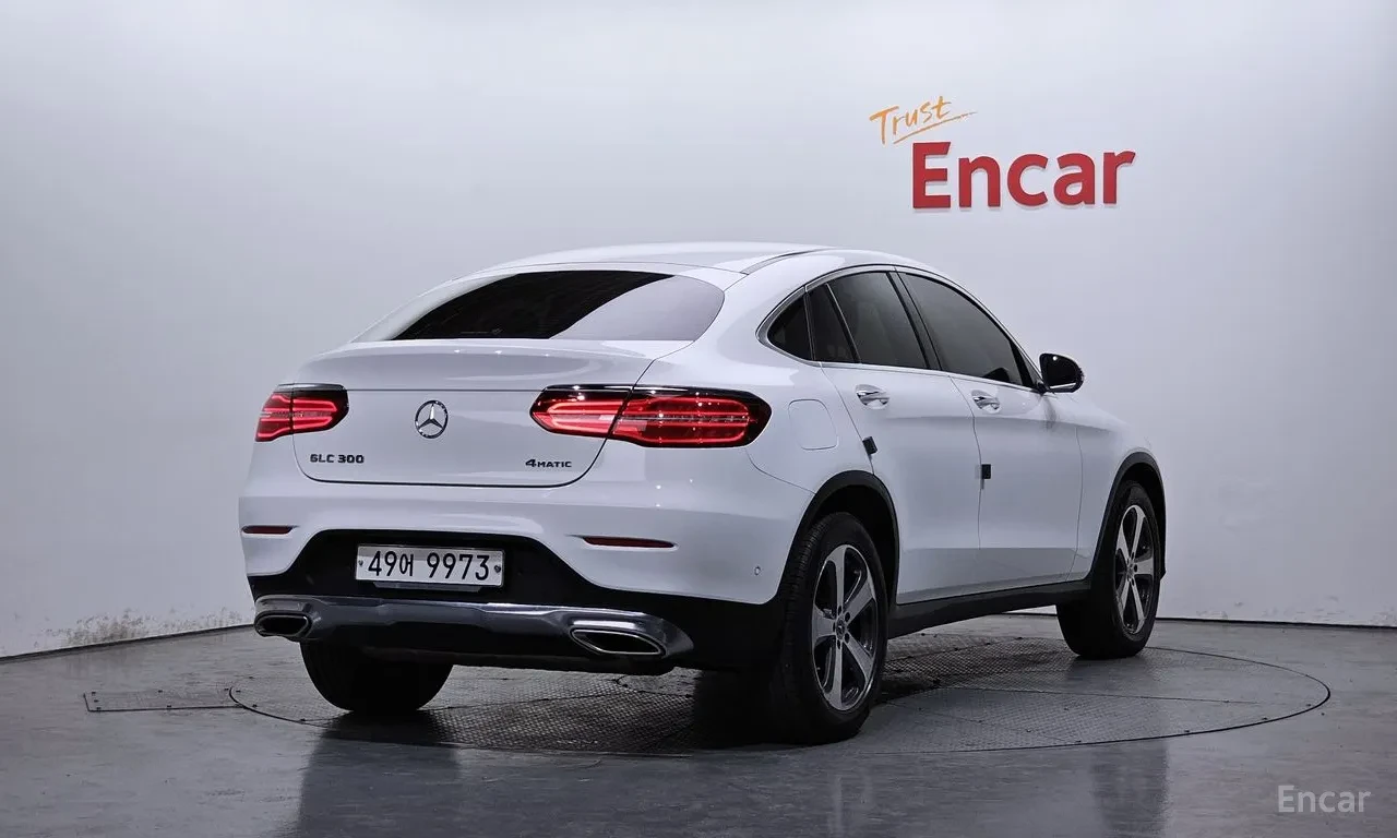 Mercedes-Benz GLC coupe* burmester* multibeam led* Parking Assist, снимка 2 - Автомобили и джипове - 54720899