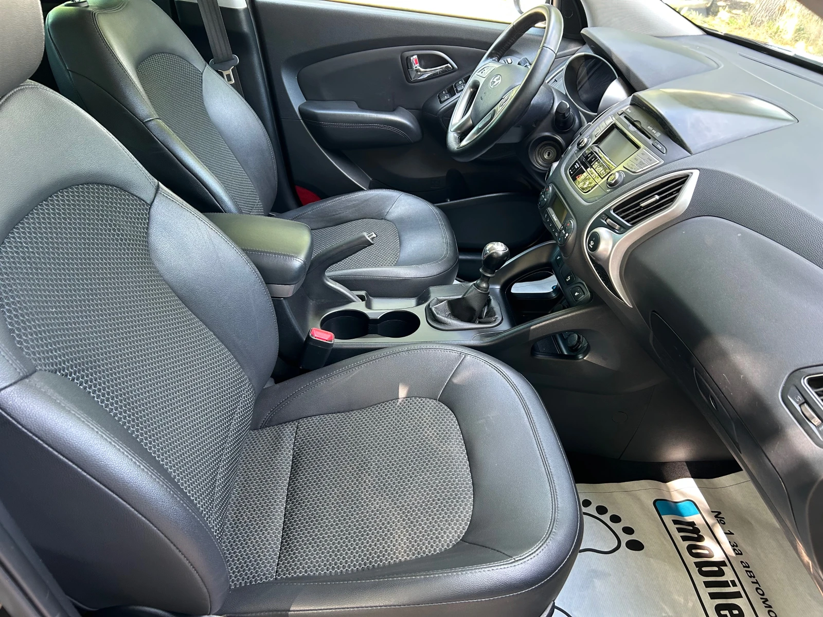 Hyundai IX35 1.7 CRDI, снимка 9 - Автомобили и джипове - 54944975
