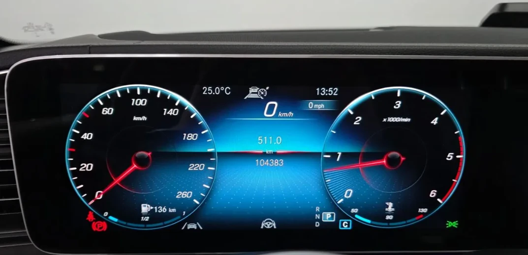 Mercedes-Benz GLE 400 * АВТО КРЕДИТ* ЦЕНА ДО БГ * СЕРВИЗНА ИСТОРИЯ * , снимка 8 - Автомобили и джипове - 55486433
