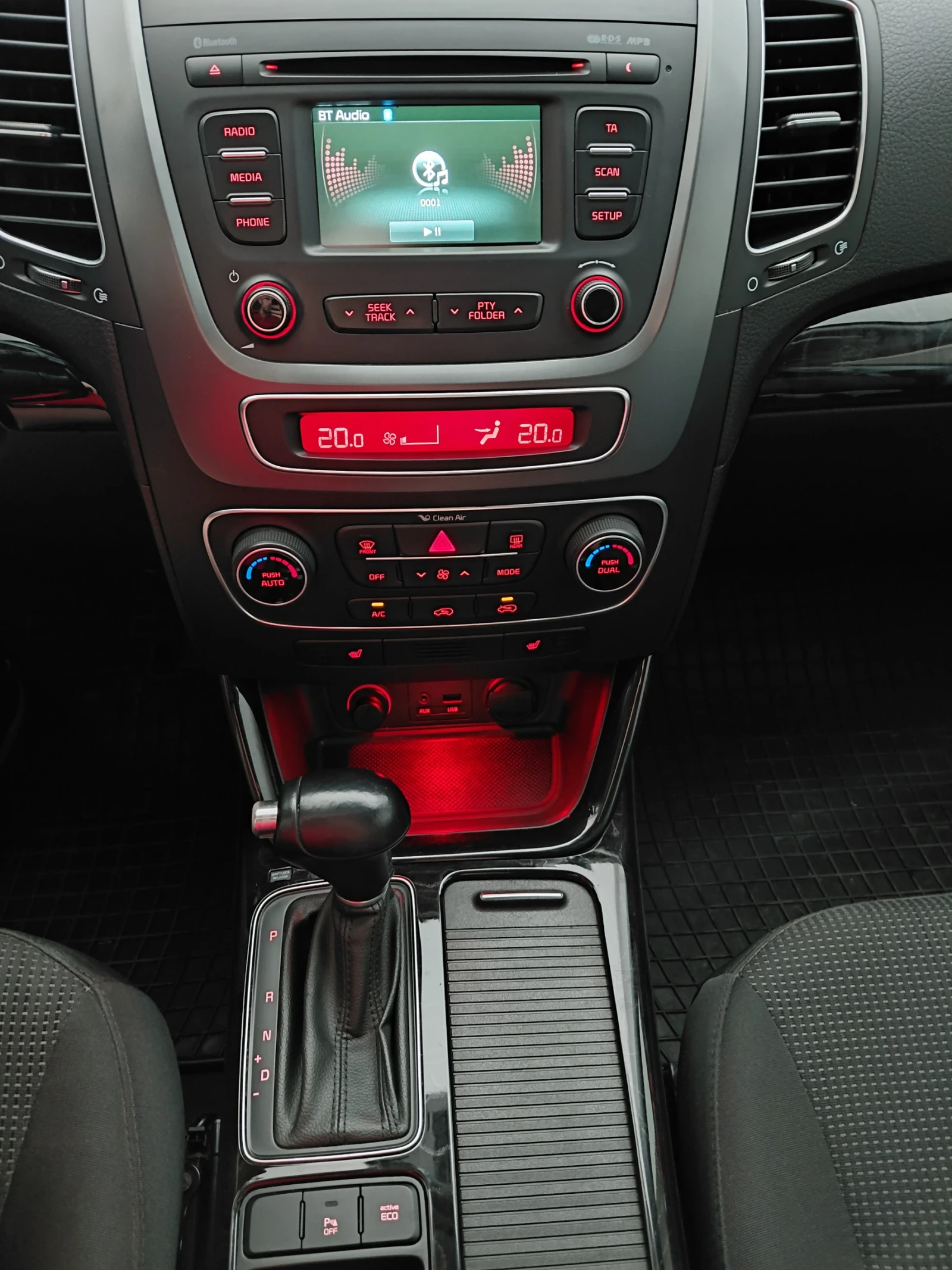 Kia Sorento 2.2 D FACELIFT, снимка 14 - Автомобили и джипове - 55791495