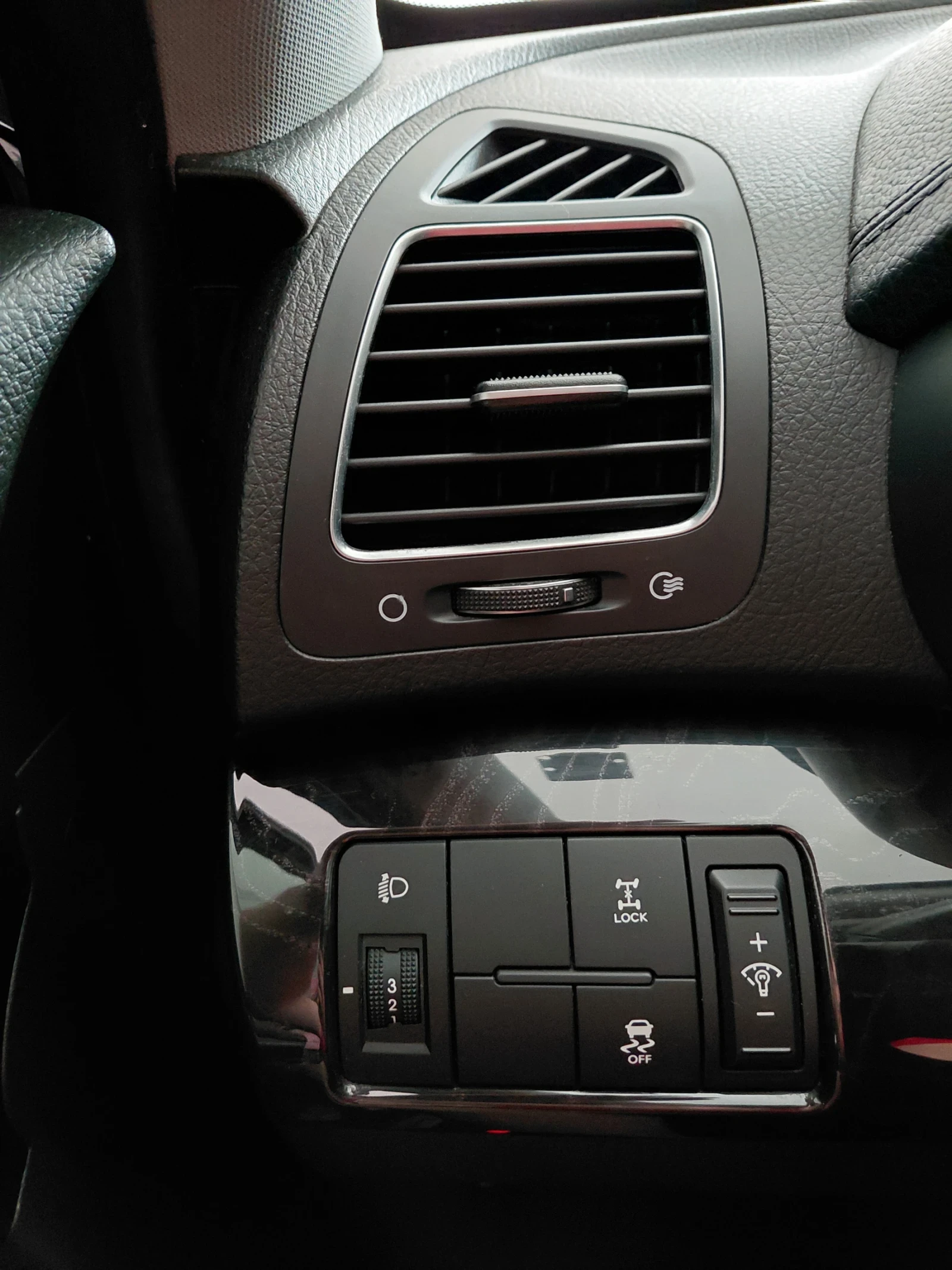 Kia Sorento 2.2 D FACELIFT, снимка 15 - Автомобили и джипове - 55791495