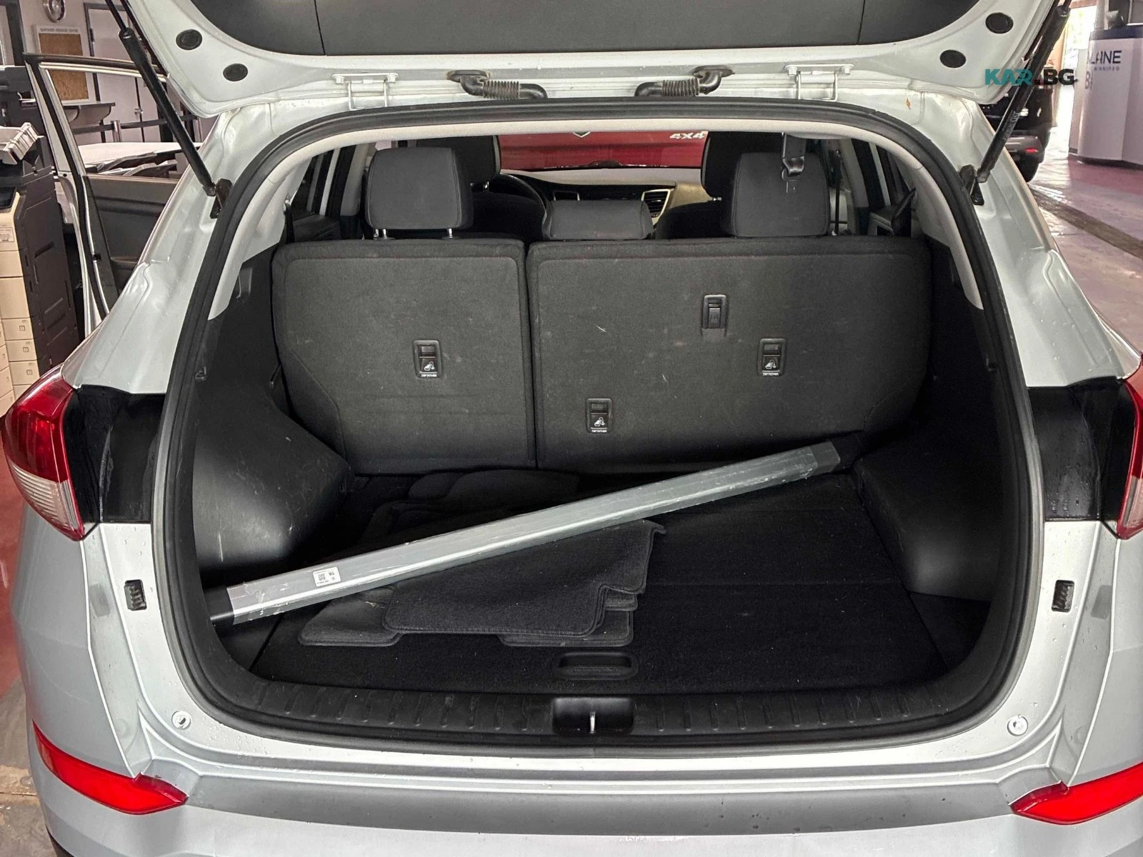 Hyundai Tucson 2.0i  * AWD * Подгреви * АвтоКредит * (ЦЕНА ДО БГ), снимка 16 - Автомобили и джипове - 56136640