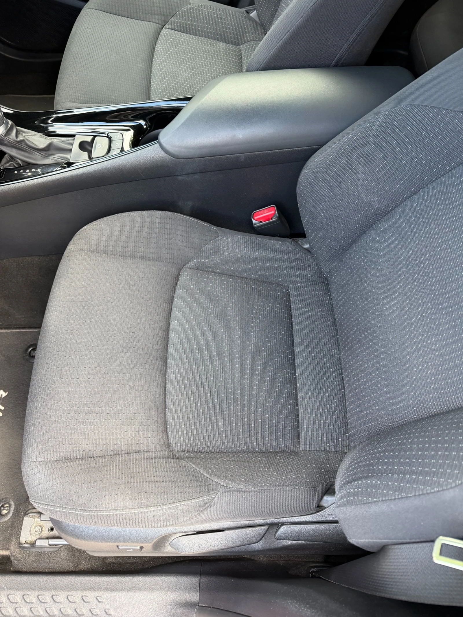 Toyota C-HR 1.8 Hybrid, снимка 10 - Автомобили и джипове - 56182587