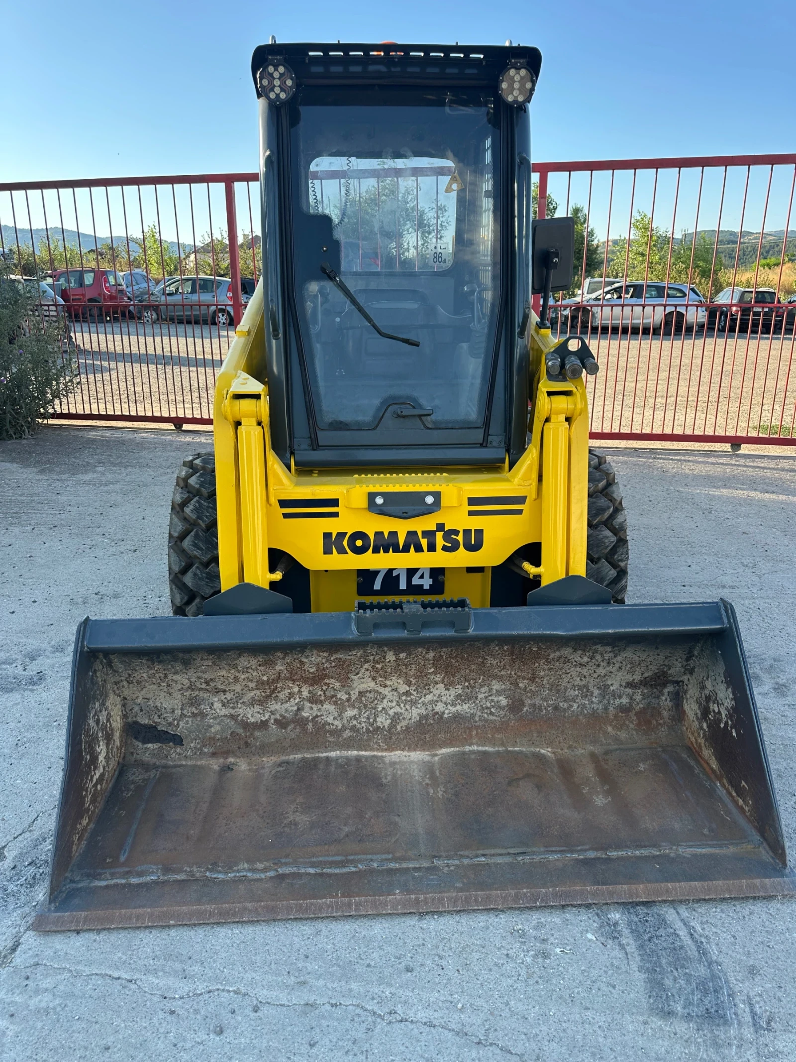 Мини челни товарачи Komatsu SK714, снимка 3 - Индустриална техника - 55081457