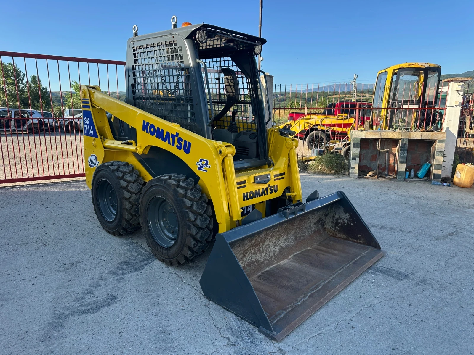 Мини челни товарачи Komatsu SK714, снимка 2 - Индустриална техника - 55081457