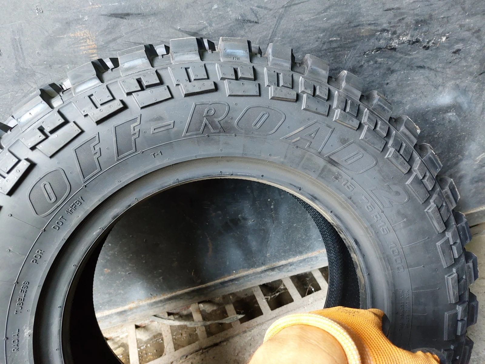 ���� 215/75R15 | Mobile.bg � ����������� 5
