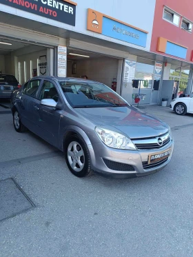 Opel Astra H, снимка 1