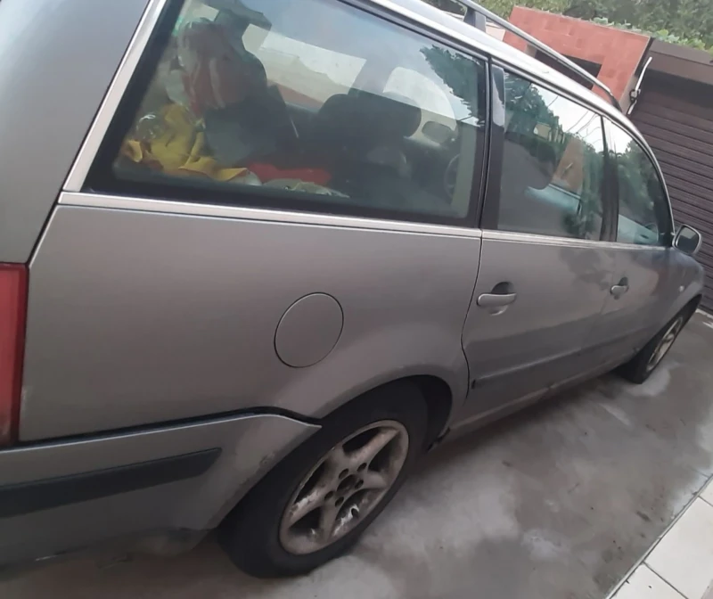 VW Passat, снимка 4 - Автомобили и джипове - 48200778