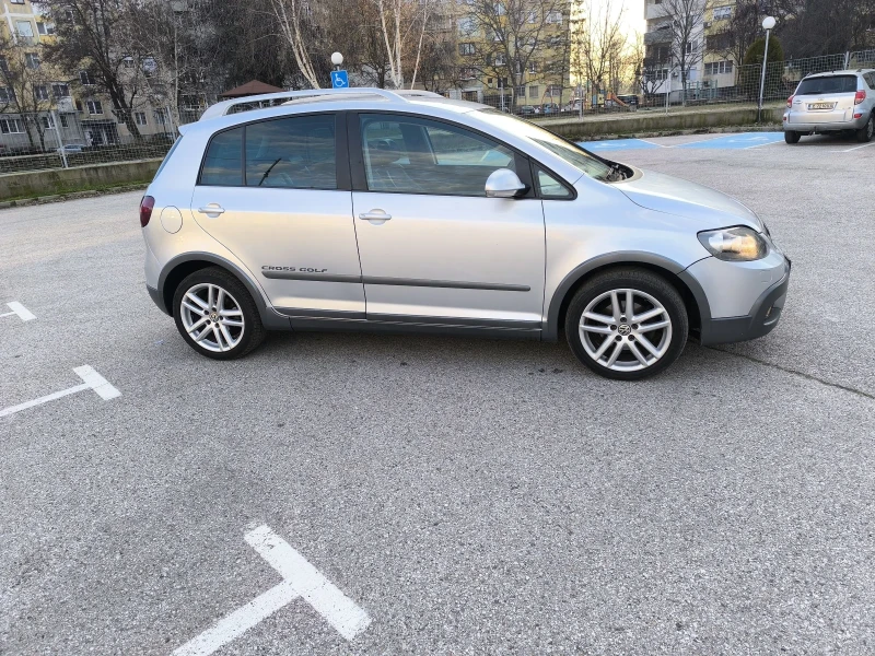 VW Golf CROSS 2.OTDI, снимка 4 - Автомобили и джипове - 48884342