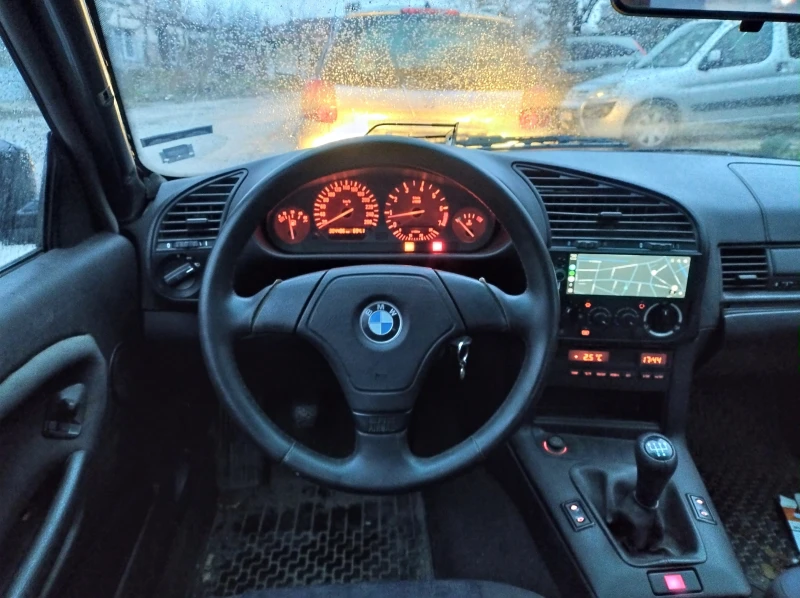 BMW 320 i, снимка 10 - Автомобили и джипове - 49169449