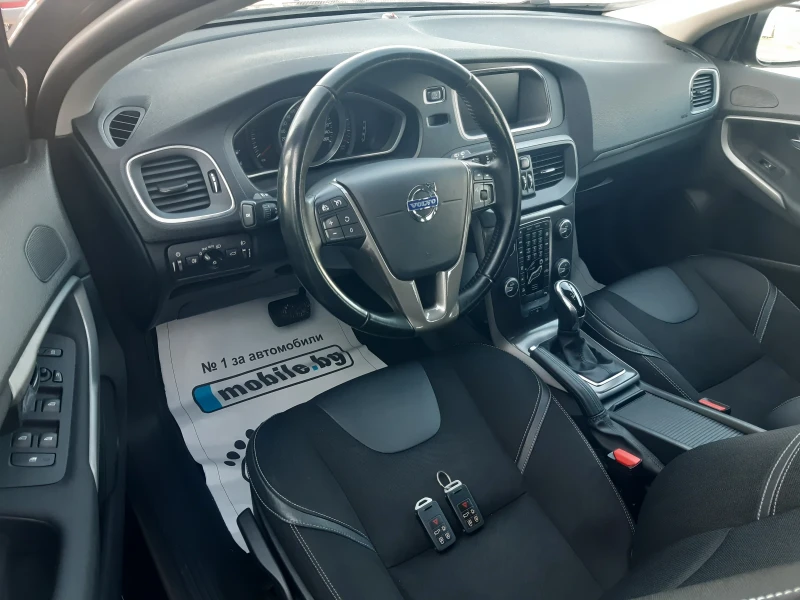 Volvo V40 КАТО НОВ, снимка 11 - Автомобили и джипове - 49496224