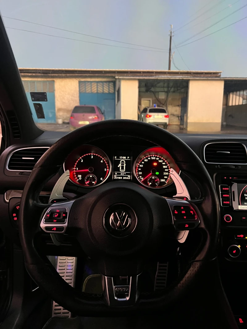 VW Golf, снимка 8 - Автомобили и джипове - 52929539