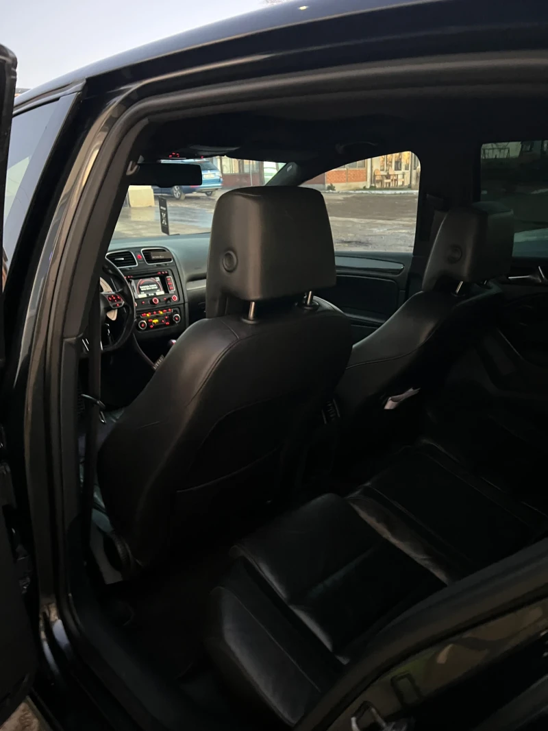 VW Golf, снимка 12 - Автомобили и джипове - 52929539