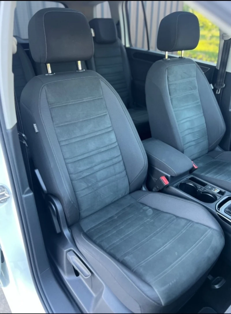 VW Touran, снимка 11 - Автомобили и джипове - 52959309