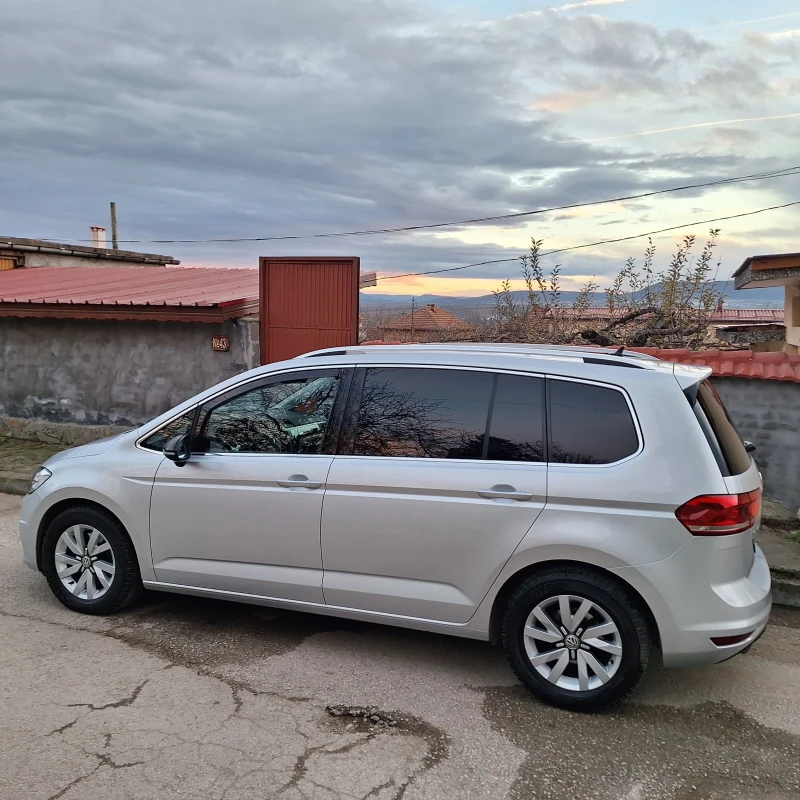 VW Touran, снимка 2 - Автомобили и джипове - 52959309