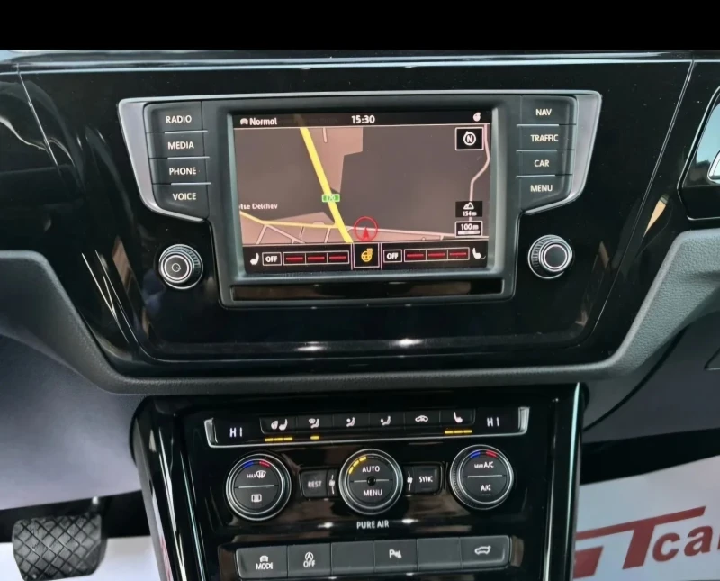 VW Touran, снимка 7 - Автомобили и джипове - 52959309