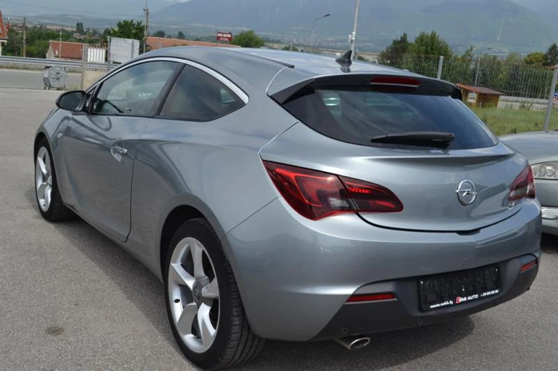 Opel Astra 2.0CDTI-GTC, снимка 6 - Автомобили и джипове - 32810841